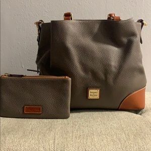 Dooney & Bourke handbag (mint condition)